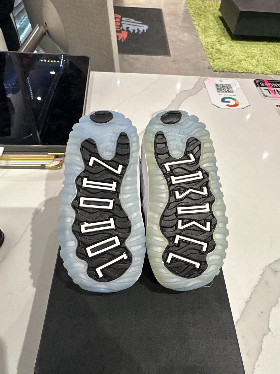 *Conditional* Jordan 11 Retro Legend Blue (2024) (TD)