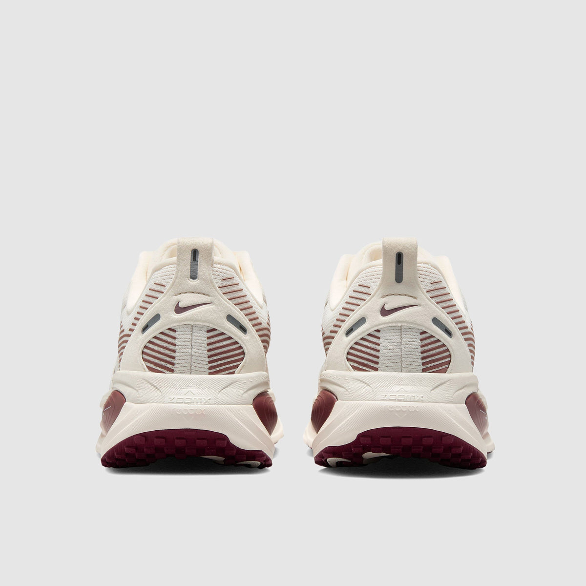 Nike Womens Vomero 18