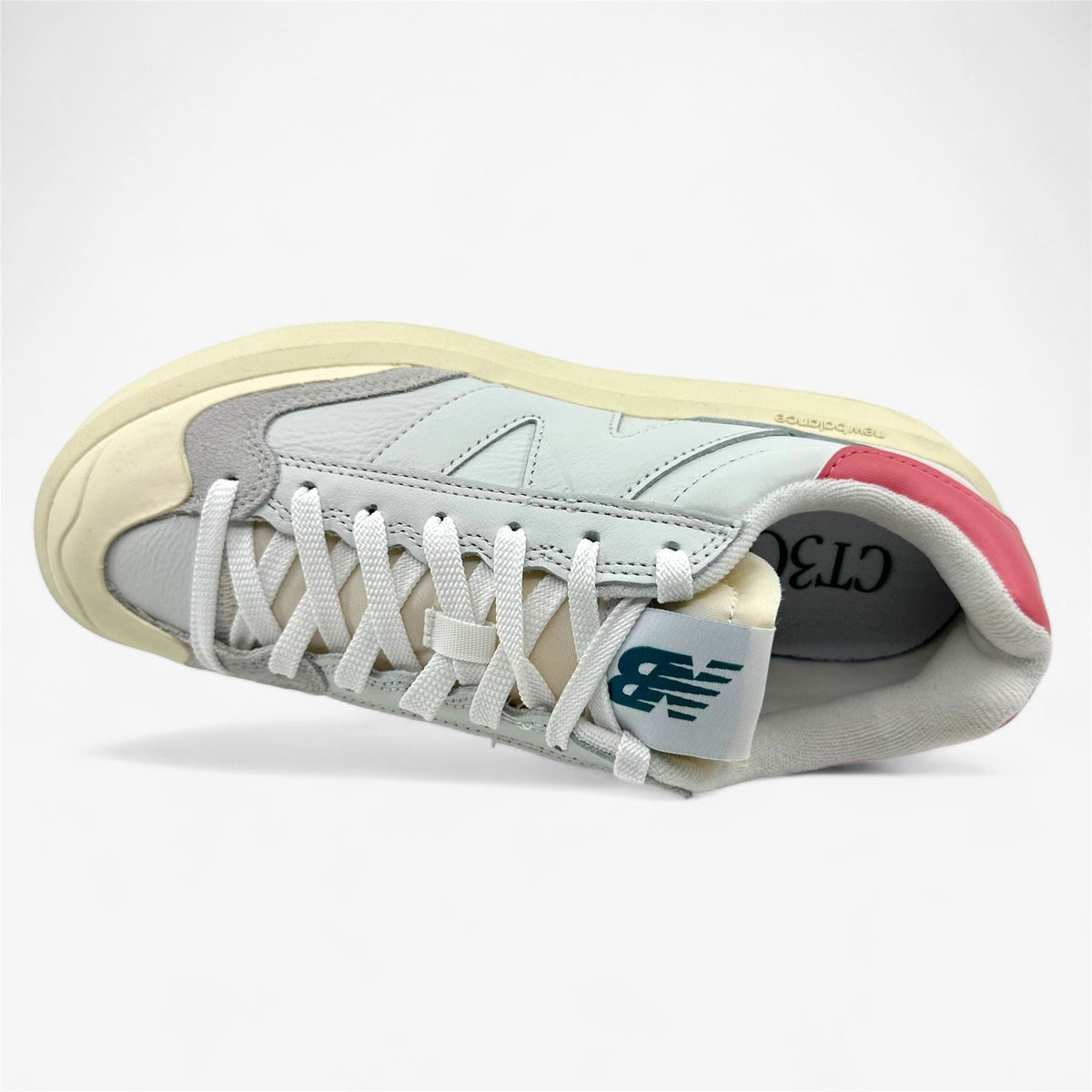 New Balance 302 White Natural Pink Mens Size 7.5 Athletic Sneaker