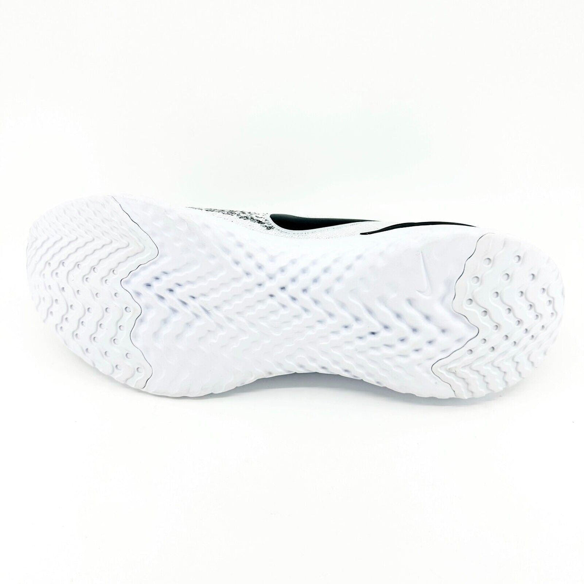 Nike Epic React Flyknit 2 White Black Platinum Oreo Mens Running Sneaker