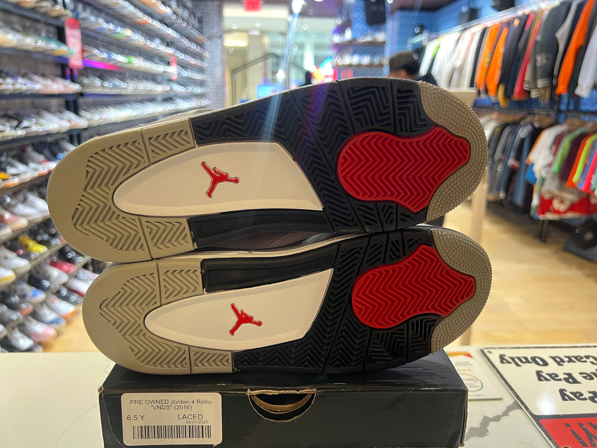 PRE OWNED Jordan 4 Retro "VNDS" (2016)