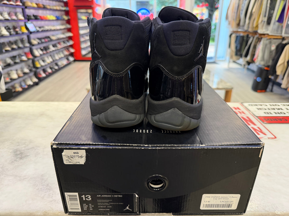 PRE OWNED Jordan 11 Retro Cap and Gown