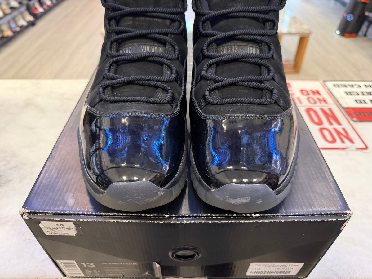 PRE OWNED Jordan 11 Retro Cap and Gown