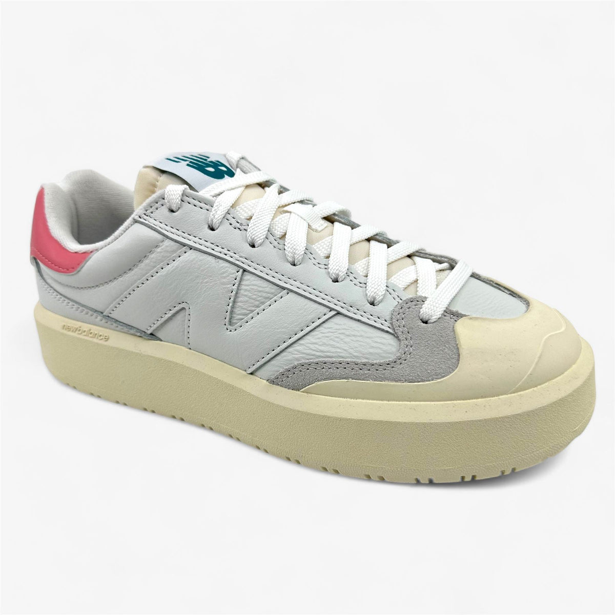 New Balance 302 White Natural Pink Mens Size 7.5 Athletic Sneaker