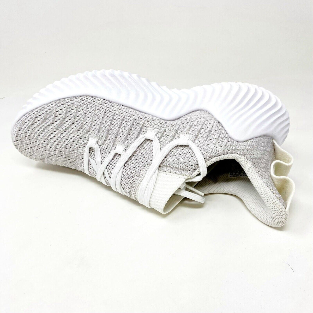 Adidas AlphaBounce Trainer Cloud White Ash Pearl Womens Size 9.5 Sneakers B75780