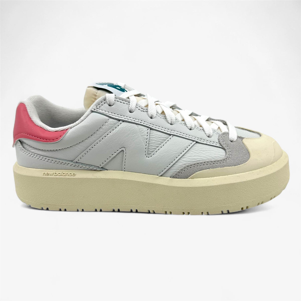 New Balance 302 White Natural Pink Mens Size 7.5 Athletic Sneaker
